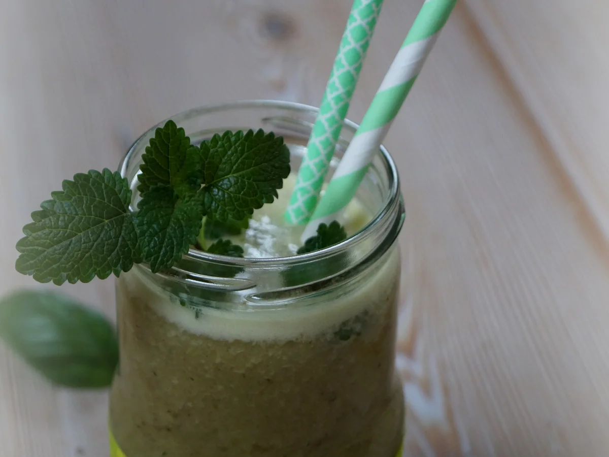 Getränk: Gesunder Kokos-Bananen-Kiwi-Shake - Rezept