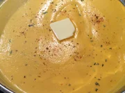 Möhrenschaumsoße auf Kohlrabi mit Lachsfilet - Rezept