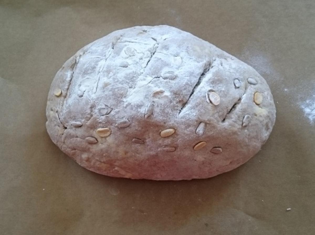 Kartoffelbrot mit Kartoffeln vorwiegend festkochend und Weizenmehl ...