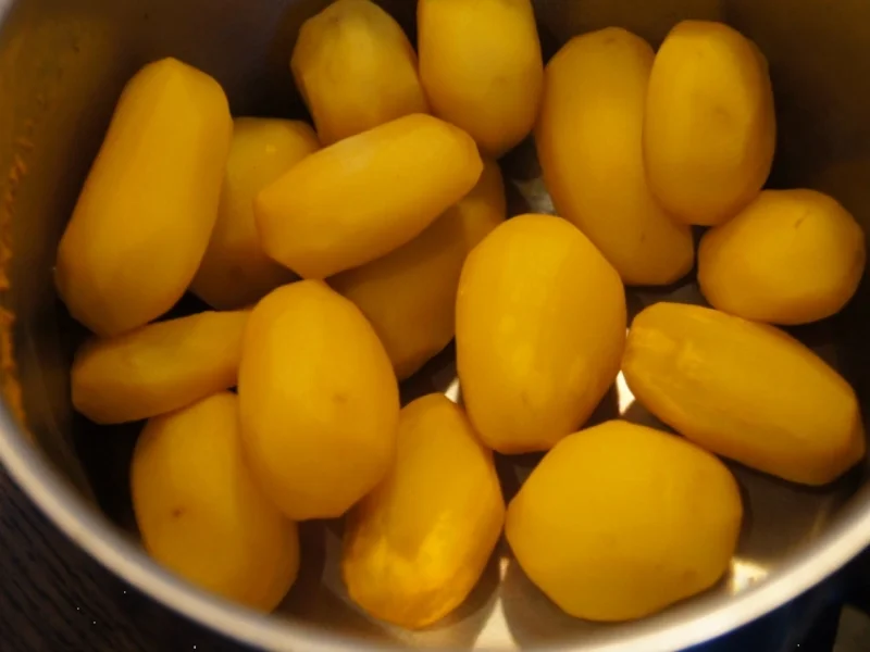 Wachteleier in Kräutersauce mit Frühkartoffeln und Rote Bete - Rezept - Bild Nr. 11