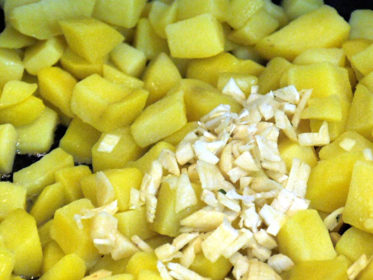 Rezept: Bratkartoffelsalat mit Feta und Ahornsirup-Dressing Bild Nr. 6 Bratkartoffelsalat mit Feta und Ahornsirup-Dressing - Rezept - Bild Nr. 6