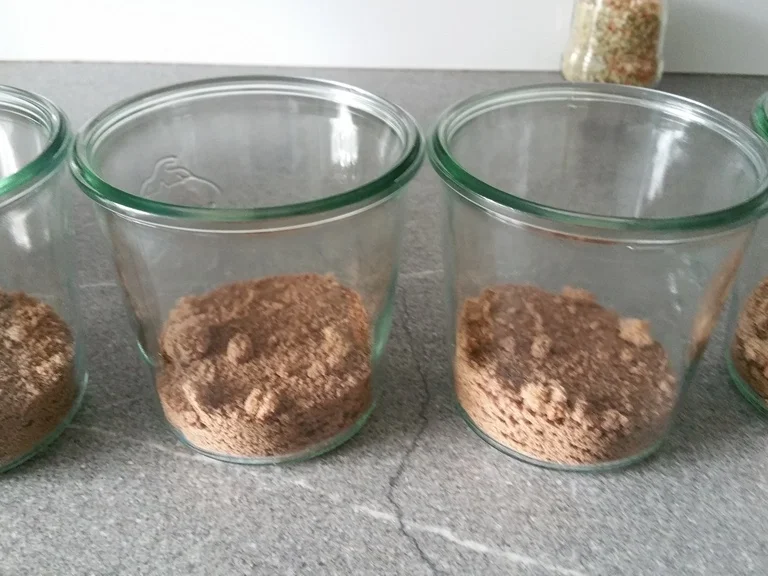 Schichtdessert ein Küchenunfall par exellence (Schoko-Biskuit) - Rezept - Bild Nr. 5