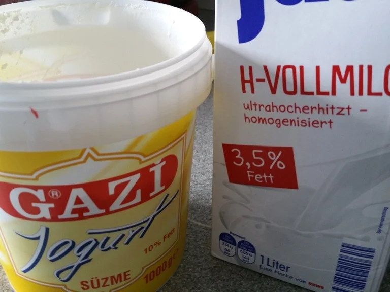 Schichtdessert ein Küchenunfall par exellence (Schoko-Biskuit) - Rezept - Bild Nr. 8