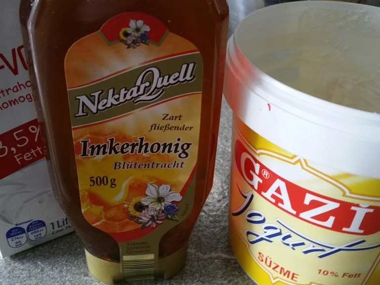 Schichtdessert ein Küchenunfall par exellence (Schoko-Biskuit) - Rezept - Bild Nr. 9