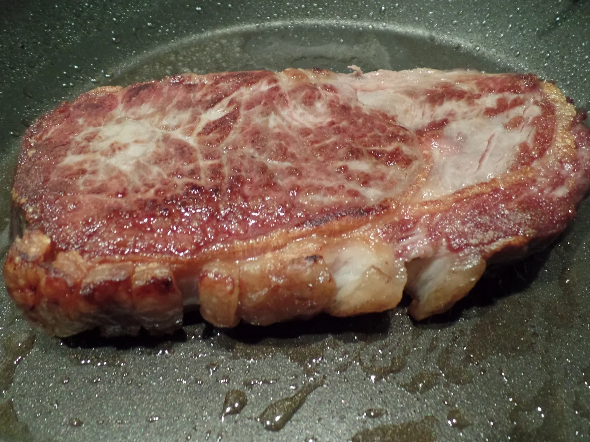 Rindersteak mit Pilzsalat - Rezept - Bild Nr. 4