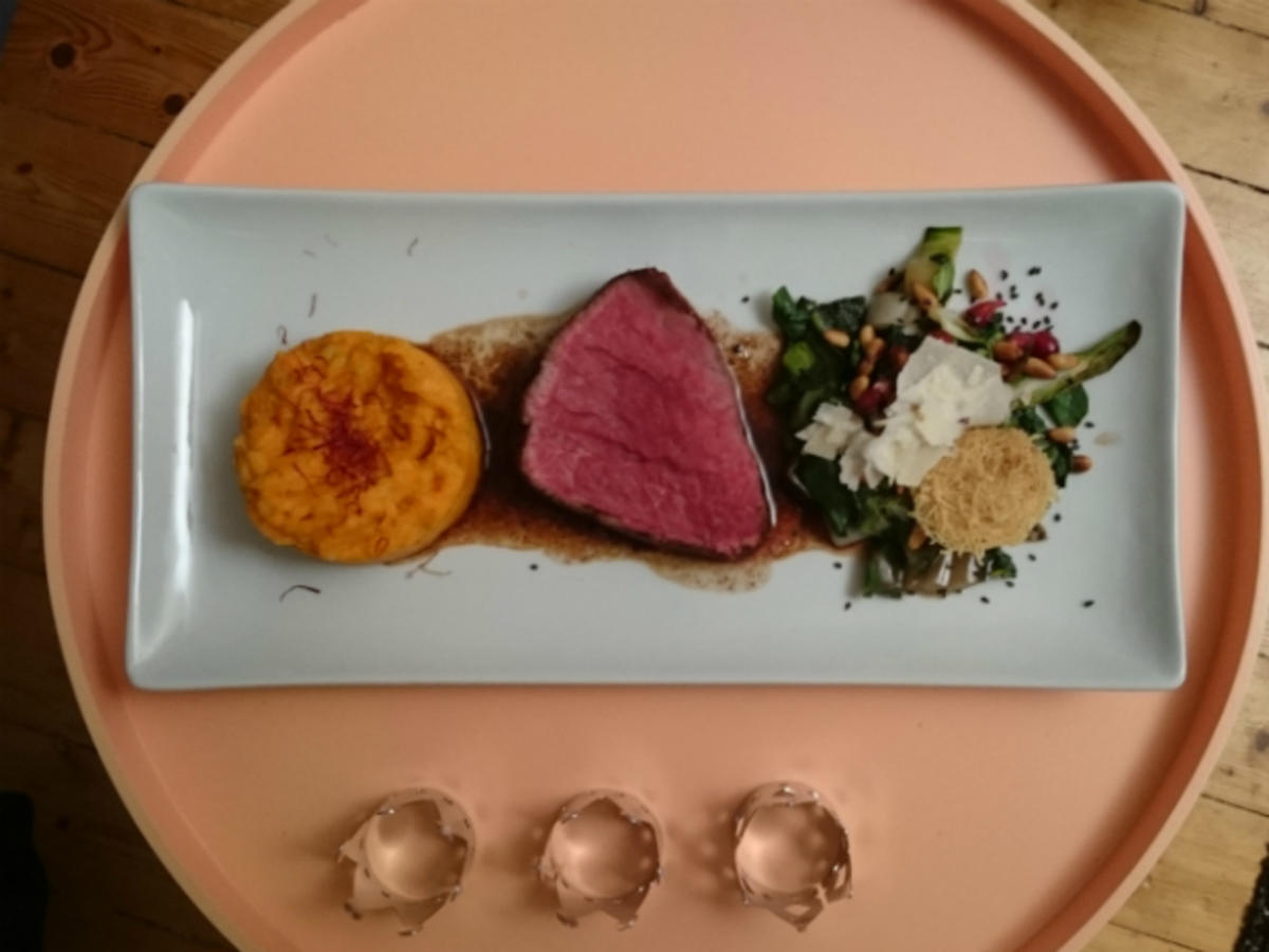 Bilder für Rinderfilet mit warmem Salat und Süßkartoffelstampf - Rezept