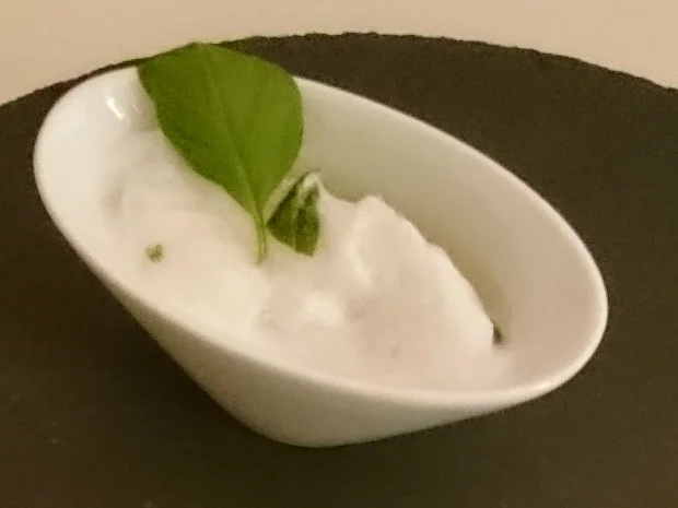 Rezept: Zitronen-Basilikum-Champagner-Sorbet Zitronen-Basilikum-Champagner-Sorbet - Rezept