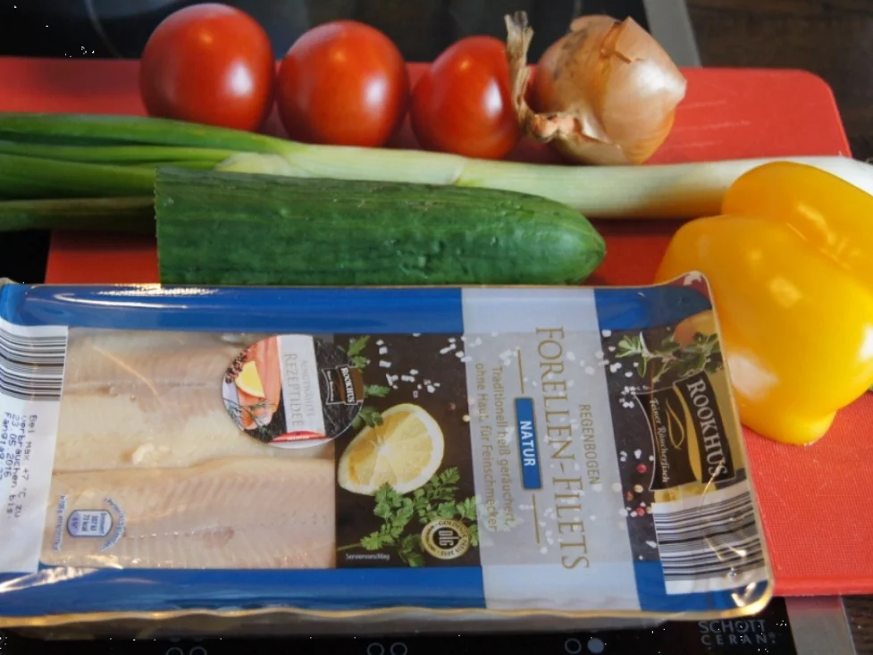 Rezept: Gemischter Salat mit Forellen Filets Bild Nr. 2 Gemischter Salat mit Forellen Filets - Rezept - Bild Nr. 2