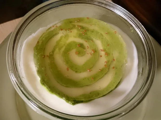 Apfel-Limonen-Tiramisu mit Basilikum-Pesto - Rezept