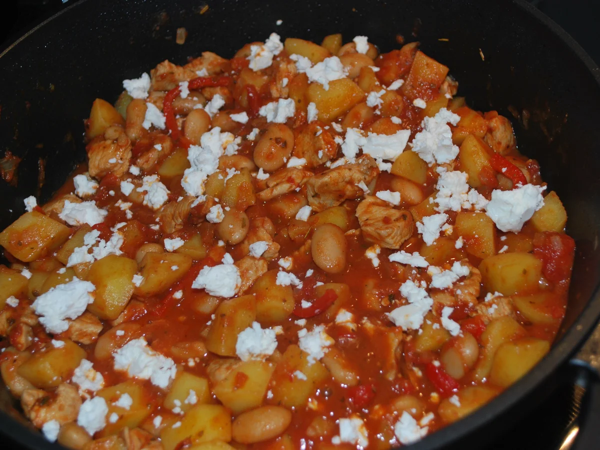 Rezept: Griechische Hähnchen-Kartoffel-Pfanne Bild Nr. 2 Griechische Hähnchen-Kartoffel-Pfanne - Rezept - Bild Nr. 2