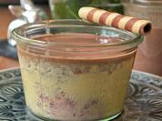 Gebackenes Rhabarber-Frischkäse-Dessert mit Whisky-Sahne-Sauce - Rezept