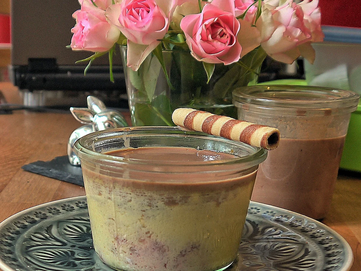 Gebackenes Rhabarber-Frischkäse-Dessert mit Whisky-Sahne-Sauce - Rezept - Bild Nr. 2