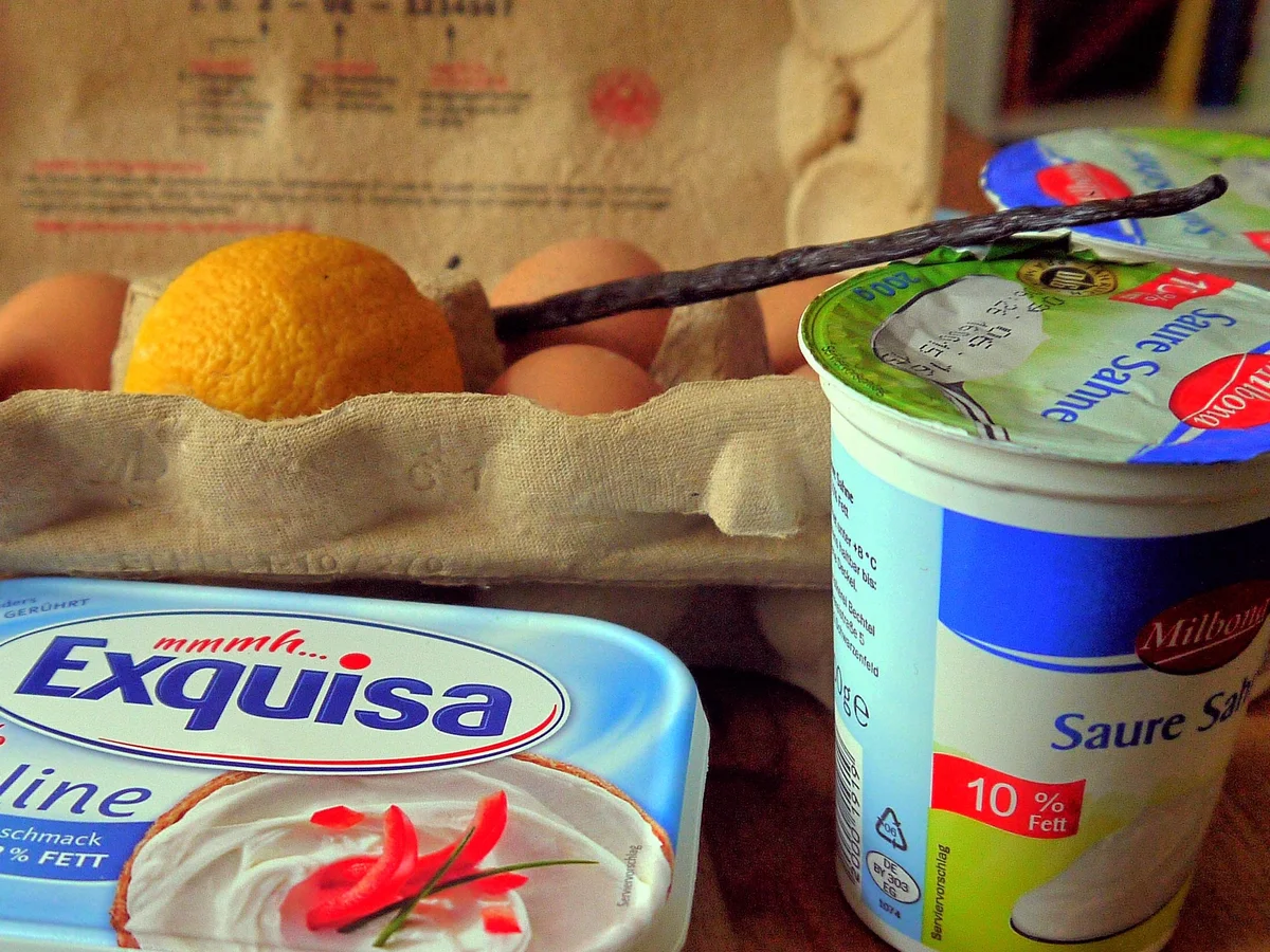 Gebackenes Rhabarber-Frischkäse-Dessert mit Whisky-Sahne-Sauce - Rezept - Bild Nr. 3