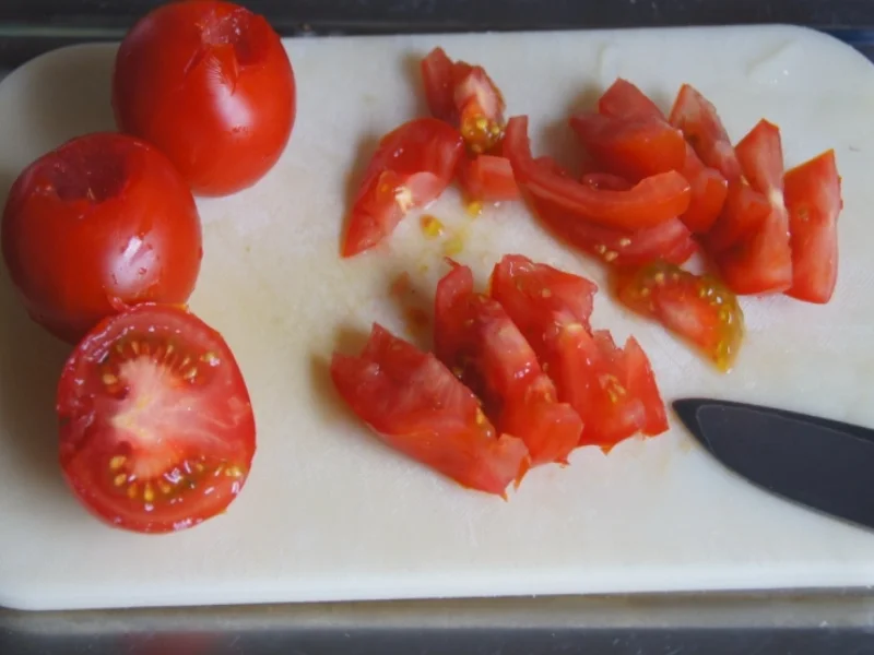 Pazifik Wildlachsfilet mit Pellkartoffeln und Tomaten-Gurken-Salat - Rezept - Bild Nr. 7