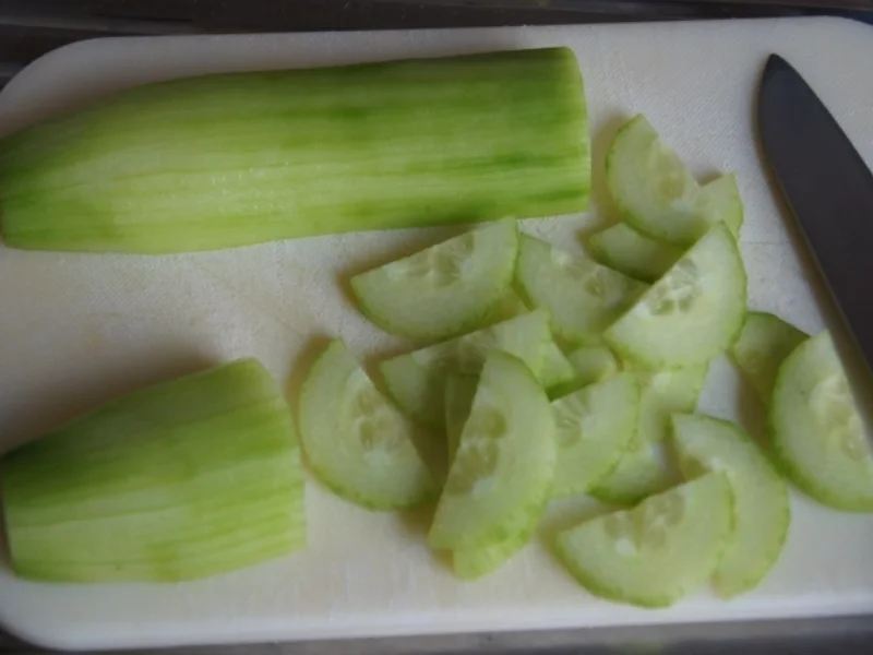 Pazifik Wildlachsfilet mit Pellkartoffeln und Tomaten-Gurken-Salat - Rezept - Bild Nr. 8