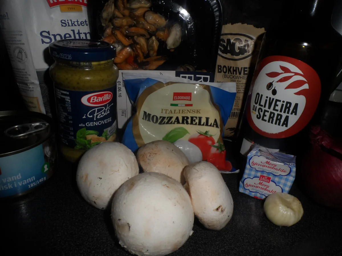 BiNe` S WHITE PIZZA MIT MEERESFRÜCHTEN - Rezept