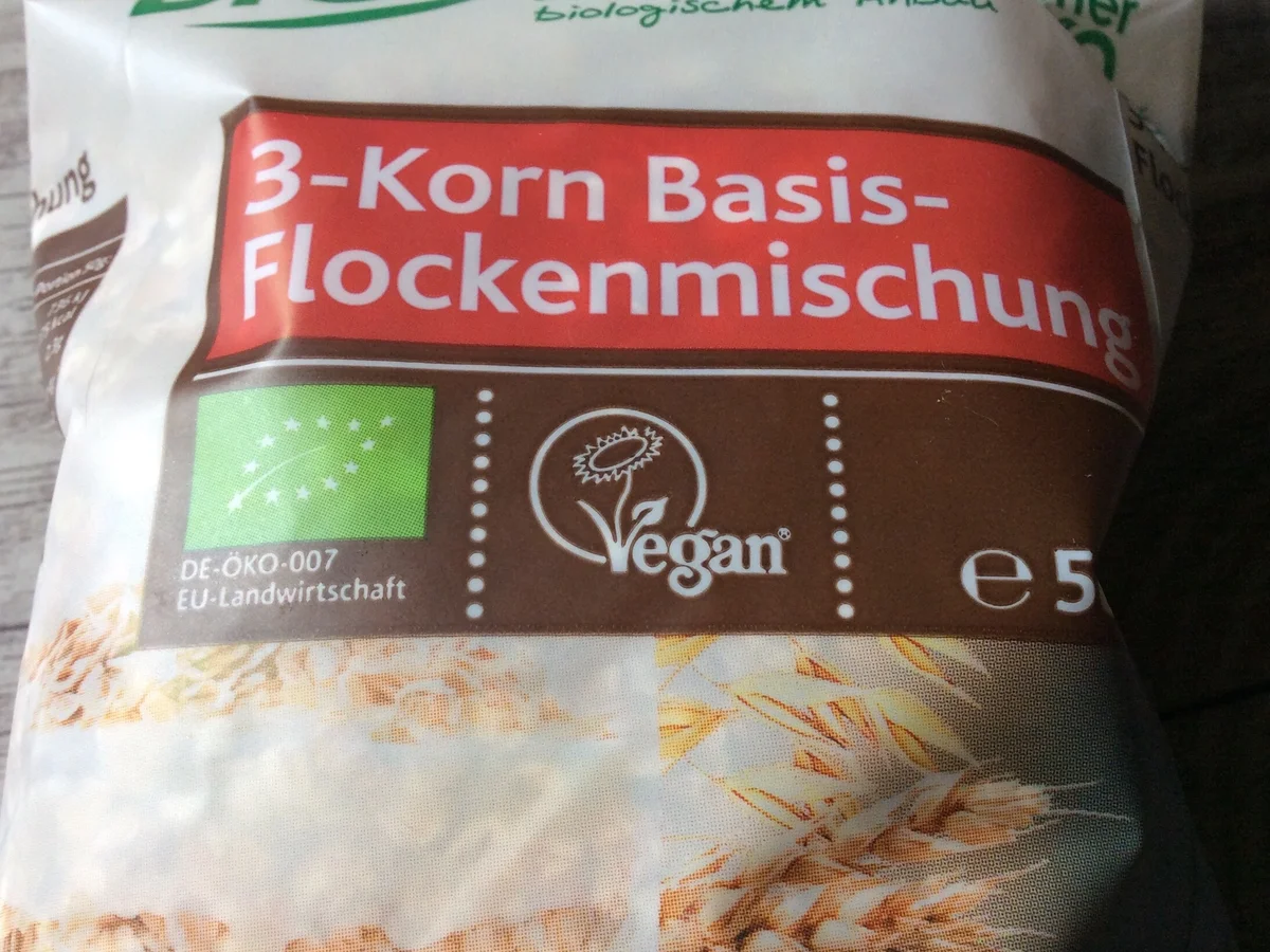 Gemischter grüner Salat mit Apfel, Schweinebraten und  Apfel-Orangen-Dressing - Rezept - Bild Nr. 5