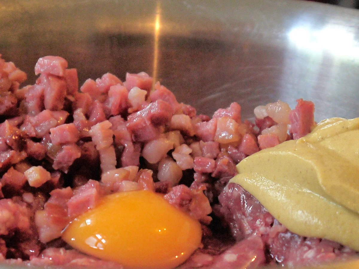 Schoko-Chili-Hackbällchen auf Tomaten-Ananas-Sugo - Rezept - Bild Nr. 7