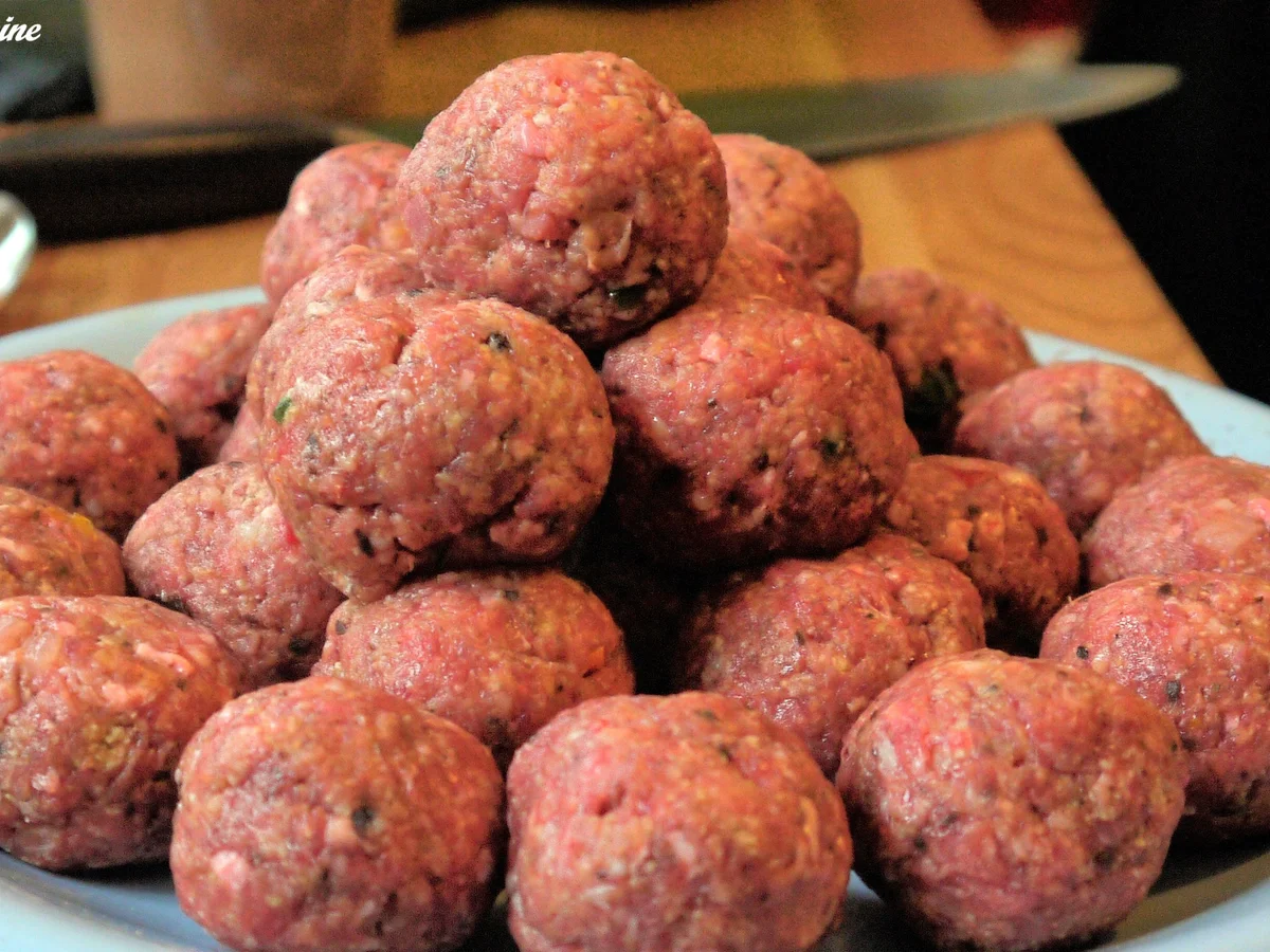 Schoko-Chili-Hackbällchen auf Tomaten-Ananas-Sugo - Rezept - Bild Nr. 10