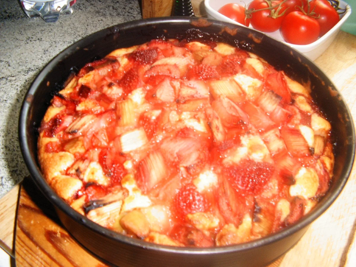 Rezept: Rhabarber-Erdbeer-Kuchen Bild Nr. 10 Rhabarber-Erdbeer-Kuchen - Rezept - Bild Nr. 10