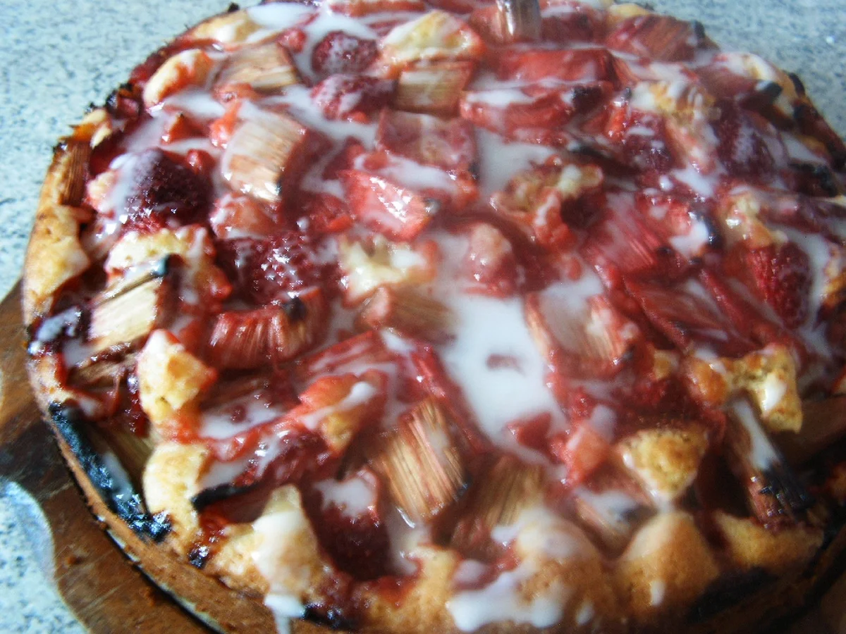Rezept: Rhabarber-Erdbeer-Kuchen Bild Nr. 12 Rhabarber-Erdbeer-Kuchen - Rezept - Bild Nr. 12