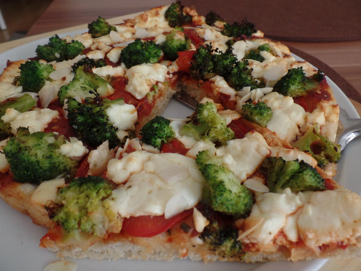 Brokkoli-Pizza mit Feta - Rezept