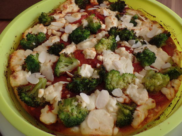 Brokkoli-Pizza mit Feta - Rezept mit Bild - kochbar.de