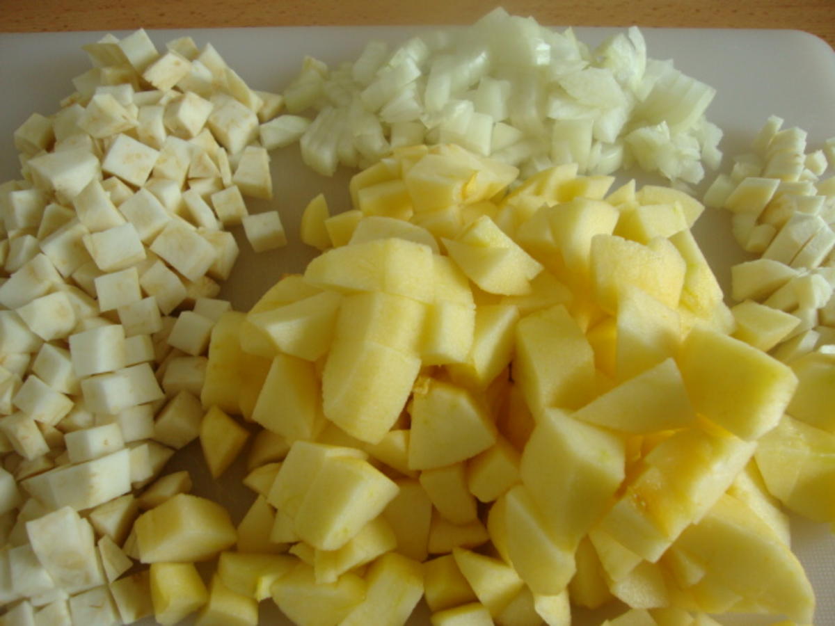 Cremesüppchen aus Sellerie & Apfel mit Butter Ingwer Croûtons - Rezept - Bild Nr. 3