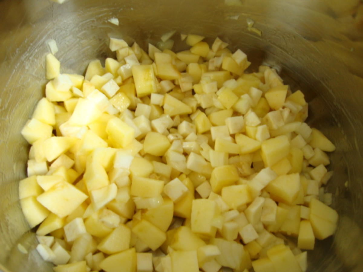 Cremesüppchen aus Sellerie & Apfel mit Butter Ingwer Croûtons - Rezept - Bild Nr. 4