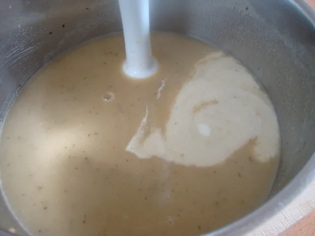 Cremesüppchen aus Sellerie & Apfel mit Butter Ingwer Croûtons - Rezept - Bild Nr. 6