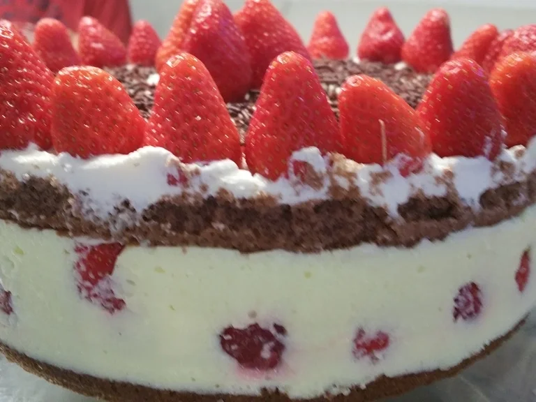 Erdbeer-Pfirsich-Joghurt Torte - Rezept - Bild Nr. 6