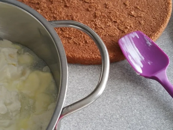 Erdbeer-Pfirsich-Joghurt Torte - Rezept - Bild Nr. 2