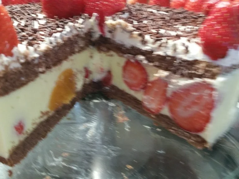 Erdbeer-Pfirsich-Joghurt Torte - Rezept - Bild Nr. 9