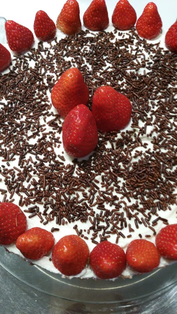 Erdbeer-Pfirsich-Joghurt Torte - Rezept - Bild Nr. 7