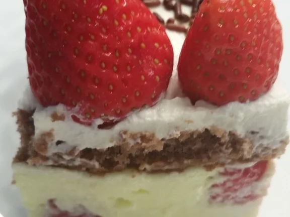 Erdbeer-Pfirsich-Joghurt Torte - Rezept - Bild Nr. 14
