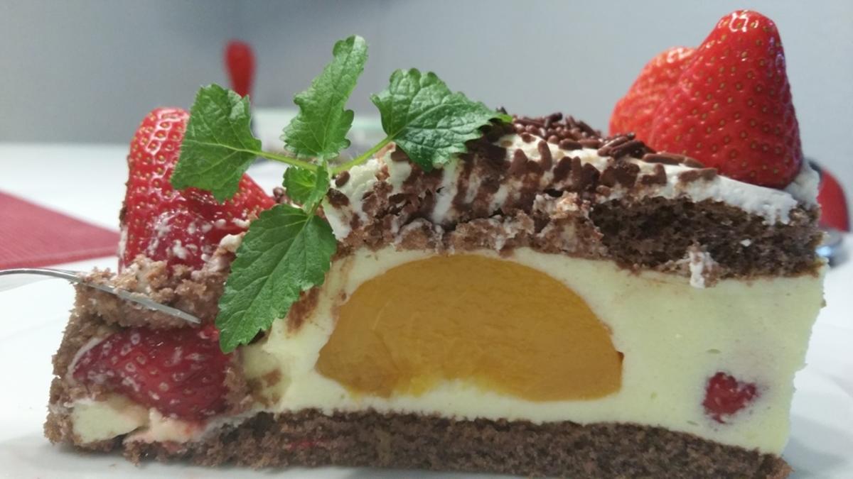Erdbeer-Pfirsich-Joghurt Torte - Rezept - Bild Nr. 13