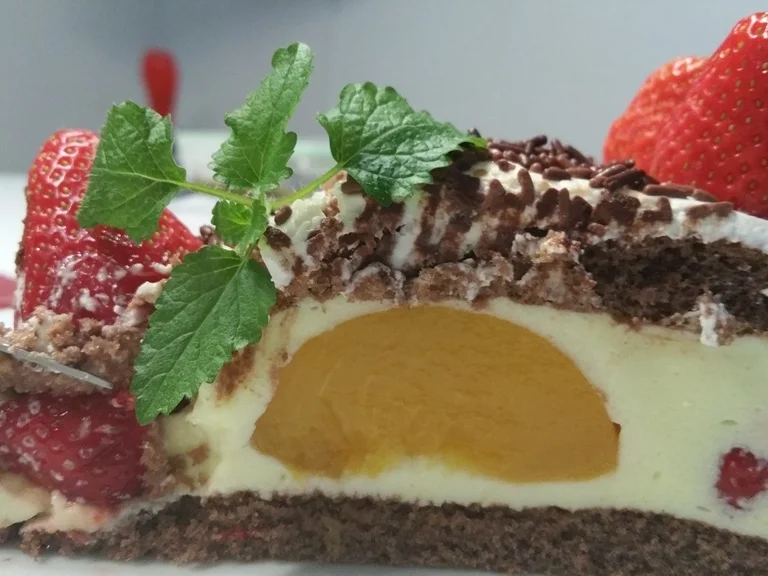 Erdbeer-Pfirsich-Joghurt Torte - Rezept - Bild Nr. 13