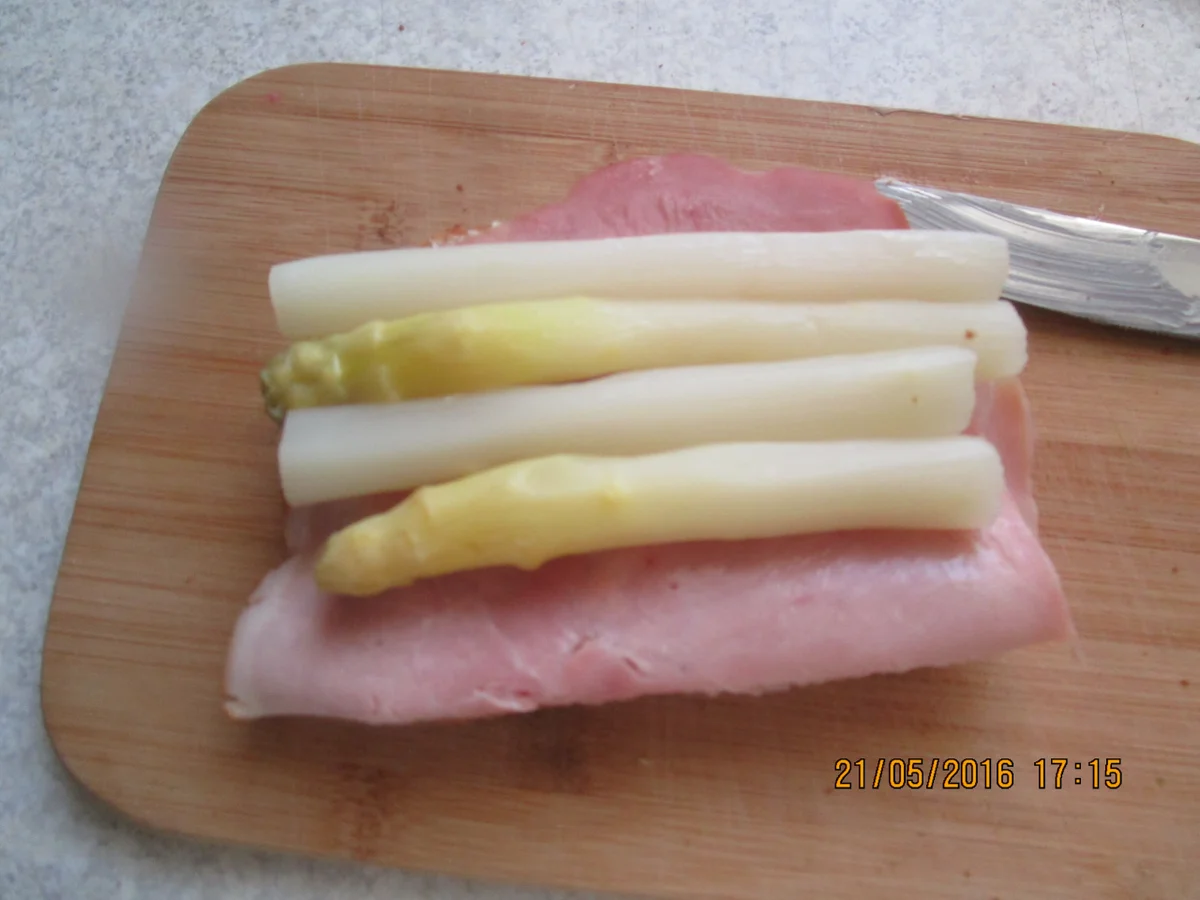 Rezept: Spargel-Toast mit Camembert Bild Nr. 9 Spargel-Toast mit Camembert - Rezept - Bild Nr. 9