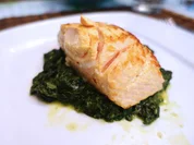 Marinierter Kokos-Lachs auf Curry-Spinat - Rezept