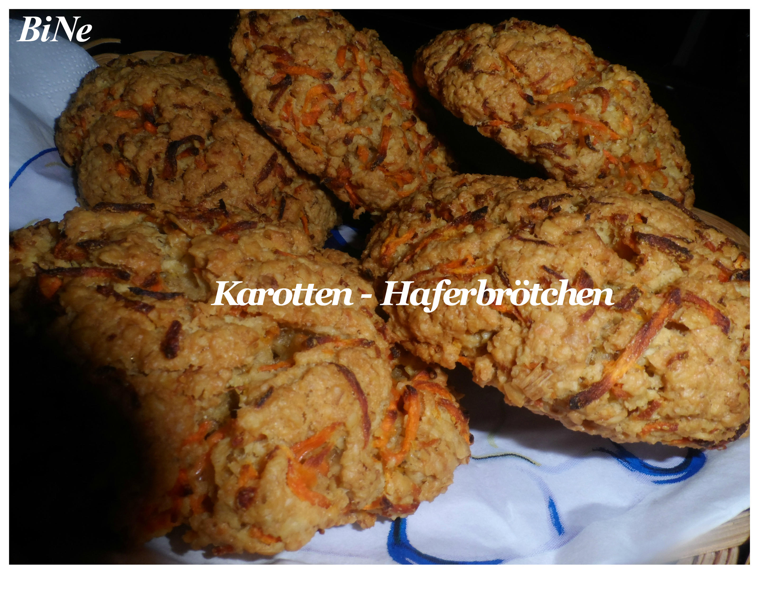 Bilder für BiNe` S KAROTTEN - HAFERBRÖTCHEN - Rezept