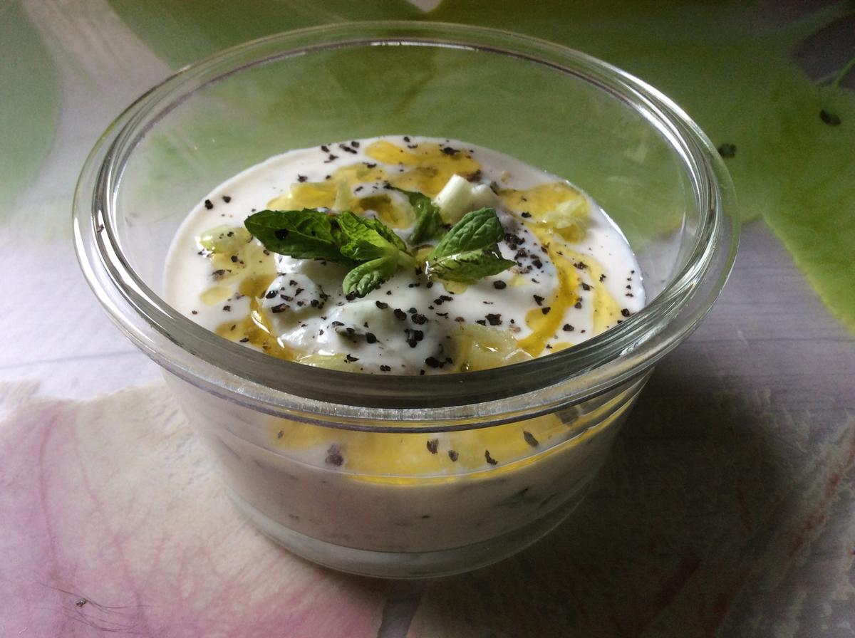 Joghurt-Minze-Dipp mit Gurke - Rezept