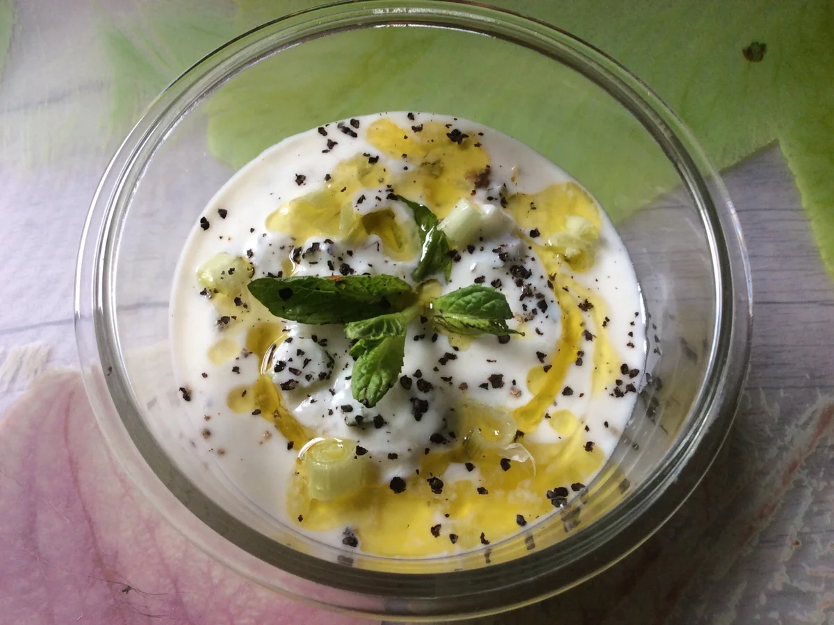 Rezept: Joghurt-Minze-Dipp mit Gurke Bild Nr. 2 Joghurt-Minze-Dipp mit Gurke - Rezept - Bild Nr. 2