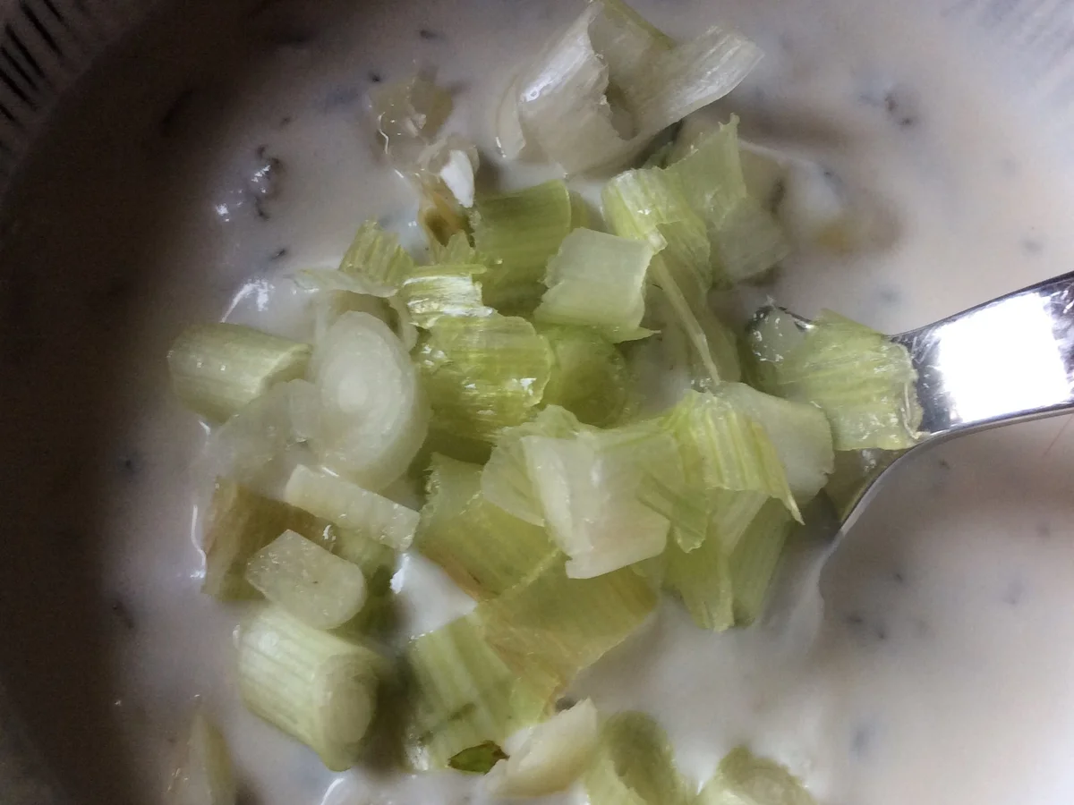 Rezept: Joghurt-Minze-Dipp mit Gurke Bild Nr. 5 Joghurt-Minze-Dipp mit Gurke - Rezept - Bild Nr. 5