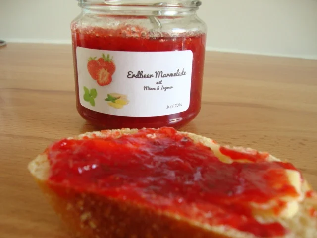 Erdbeerkonfitüre mit Minze und Ingwer - Rezept