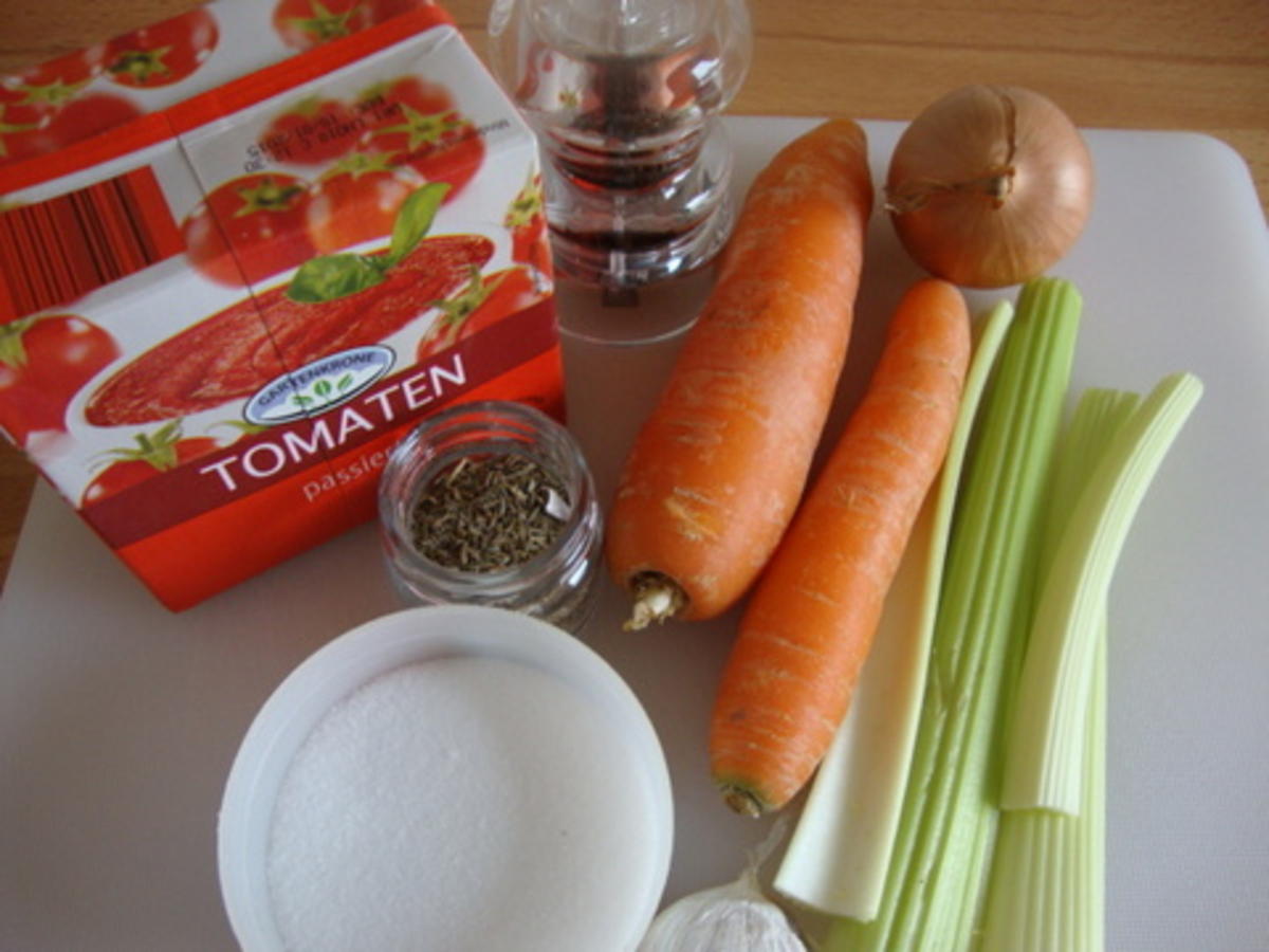 Tomatenragout-Süppchen mit Mascarpone-Kräuterflädle - Rezept - Bild Nr. 2