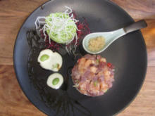 Thunfisch-Lachs-Chili-Tartar mit frittierten Glasnudeln und Edamamebohnen-Püree - Rezept