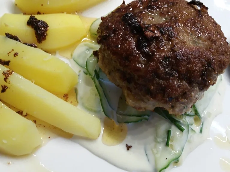 Frikadellen Gurkensalat und die neue Kartoffelernte à la Biggi - Rezept - Bild Nr. 13