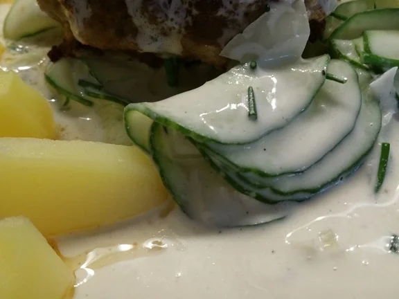 Frikadellen Gurkensalat und die neue Kartoffelernte à la Biggi - Rezept - Bild Nr. 17