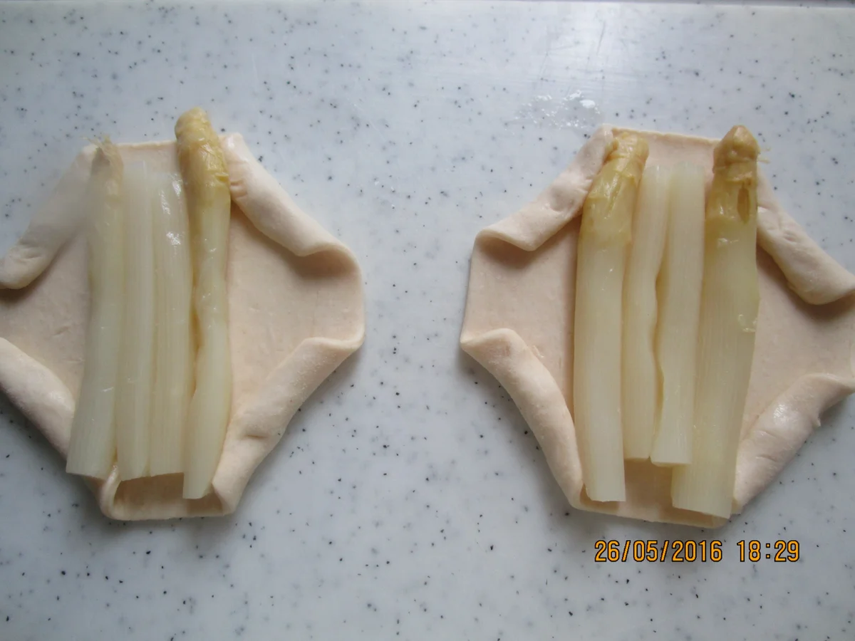 Spargel-Blätterteigtaschen überbacken - Rezept - Bild Nr. 19