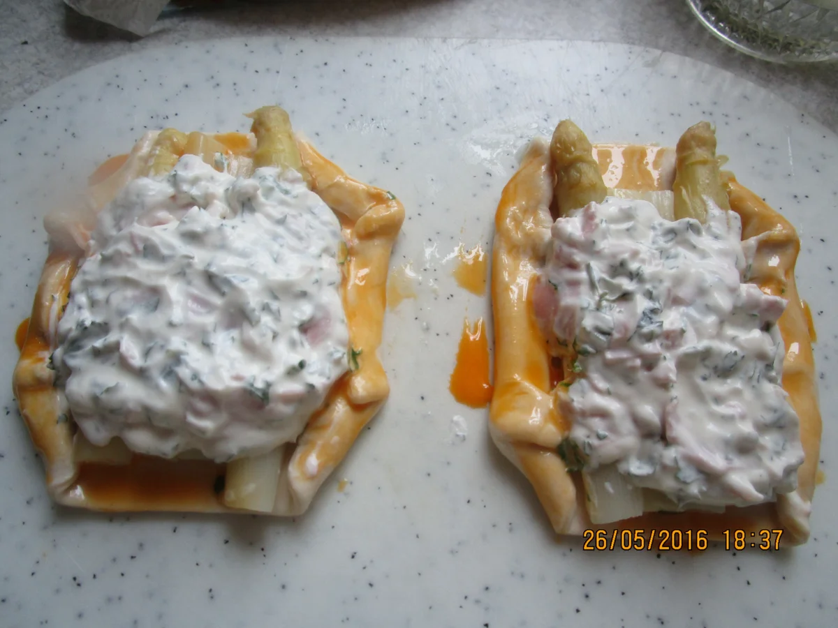 Spargel-Blätterteigtaschen überbacken - Rezept - Bild Nr. 21